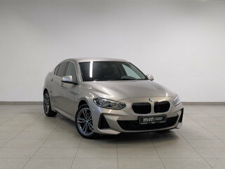 2022 BMW 1 серии 120i III (F52) Рестайлинг, серый, 2990000 рублей, вид 3