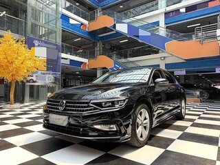 2023 Volkswagen Magotan B8 Рестайлинг, чёрный, 1975000 рублей, вид 1