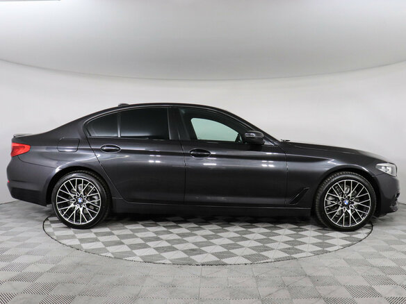 2019 BMW 5 серии 520d xDrive VII (G30/G31/G38), серый, 2615223 рублей - вид 5