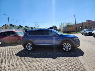 2018 Volkswagen Tiguan II, синий, 2450000 рублей, вид 2