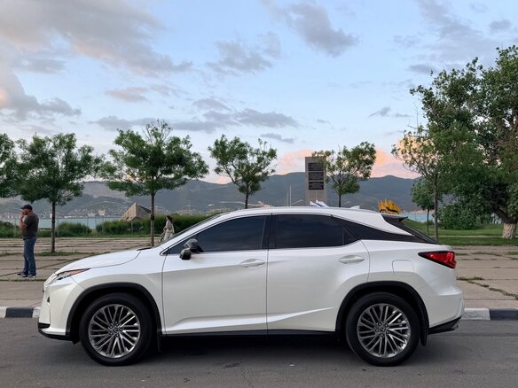 2016 Lexus RX 350 IV, белый, 3650000 рублей - вид 3