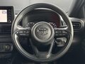 2023 Toyota Yaris IV, белый, 1052000 рублей - вид 6