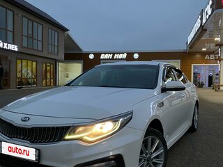 2019 Kia Optima IV Рестайлинг, белый, 1850000 рублей, вид 1