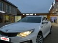 2019 Kia Optima IV Рестайлинг, белый, 1550000 рублей