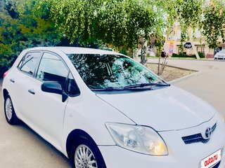 2009 Toyota Auris I, белый, 565000 рублей, вид 2