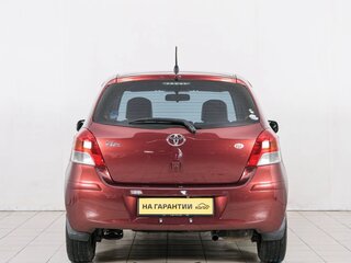 2008 Toyota Vitz II (XP90), красный, 649000 рублей, вид 5
