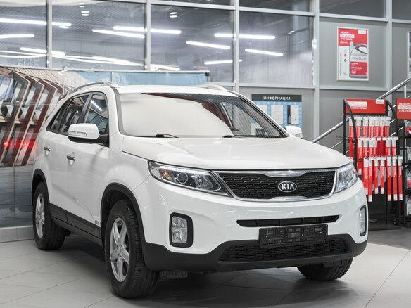 2014 Kia Sorento II Рестайлинг, белый, 1449000 рублей - вид 2