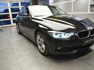2018 BMW 3 серии 320i VI (F3x) Рестайлинг, чёрный, 2027000 рублей, вид 3