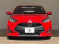 2022 Toyota Yaris IV, красный, 1014000 рублей - вид 1