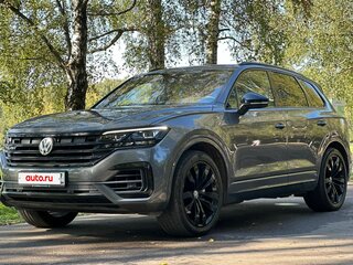 2019 Volkswagen Touareg III, серый, 6750000 рублей, вид 1