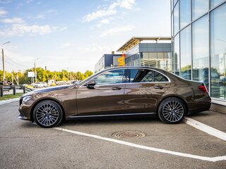 2016 Mercedes-Benz E-Класс 200 V (W213, S213, C238), коричневый, 2188000 рублей, вид 4