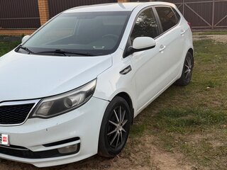 2016 Kia Rio III Рестайлинг, белый, 750000 рублей, вид 2