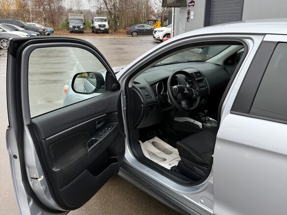 2011 Mitsubishi ASX I, серебристый, 890000 рублей - вид 8