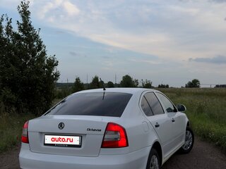 2011 Skoda Octavia II (A5) Рестайлинг, белый, 350000 рублей, вид 5