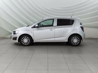 2013 Chevrolet Aveo II, серебристый, 788000 рублей, вид 4