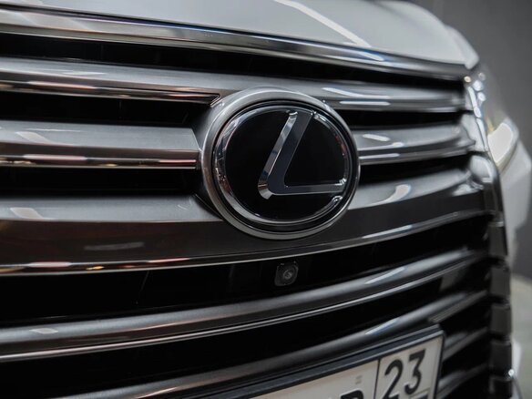 2016 Lexus LX 570 III Рестайлинг 2, белый, 7850000 рублей - вид 35