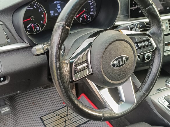 2019 Kia Optima IV Рестайлинг, белый, 1330000 рублей - вид 17