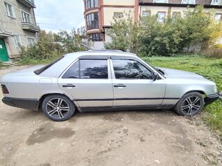 1988 Mercedes-Benz W124 260, серый, 150000 рублей, вид 2