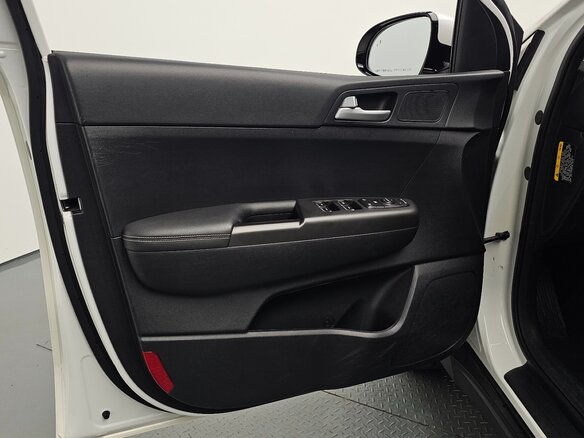 2018 Kia Sportage IV Рестайлинг, белый - вид 16