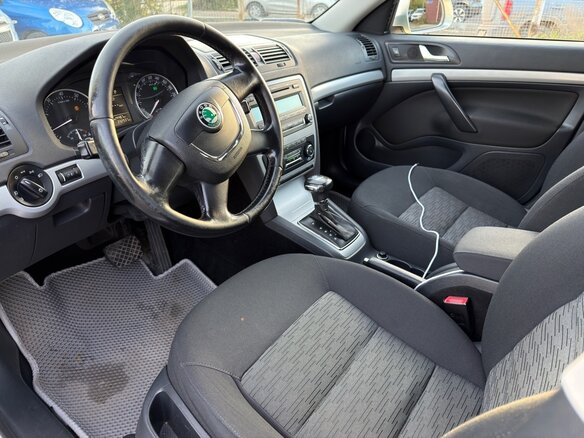 2012 Skoda Octavia II (A5) Рестайлинг, серебристый, 808000 рублей - вид 7