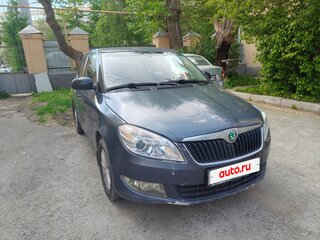2011 Skoda Fabia II Рестайлинг, серый, 400000 рублей, вид 2
