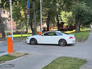 2008 BMW 6 серии 630i II (E63/E64) Рестайлинг, белый, 1500000 рублей, вид 3