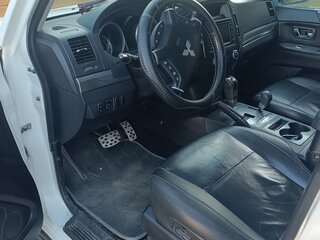 2011 Mitsubishi Pajero IV, белый, 1500000 рублей, вид 4