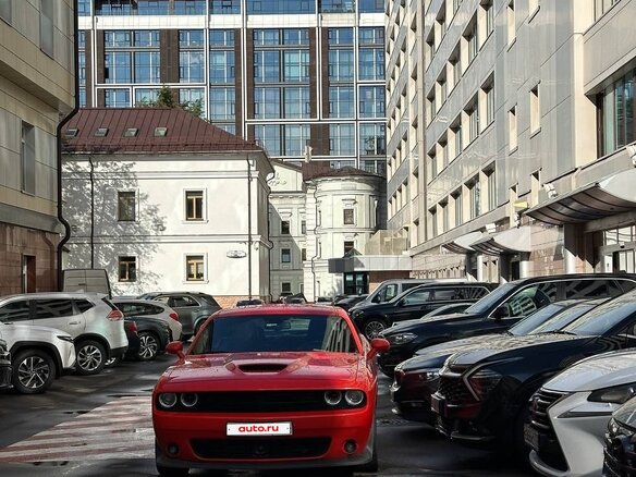 2021 Dodge Challenger III Рестайлинг 2, пурпурный, 4100000 рублей - вид 3