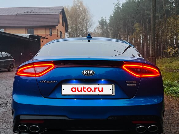 2018 Kia Stinger I, синий, 3000000 рублей - вид 4