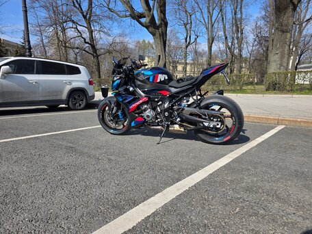 2023 BMW M 1000 R, чёрный, 2390000 рублей, вид 2