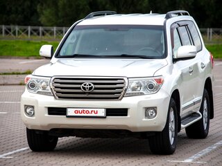 2013 Toyota Land Cruiser 200 Series Рестайлинг 1, белый, 3850000 рублей, вид 4