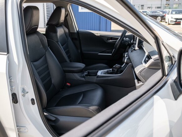 2020 Toyota RAV4 V (XA50), белый, 3599000 рублей - вид 8