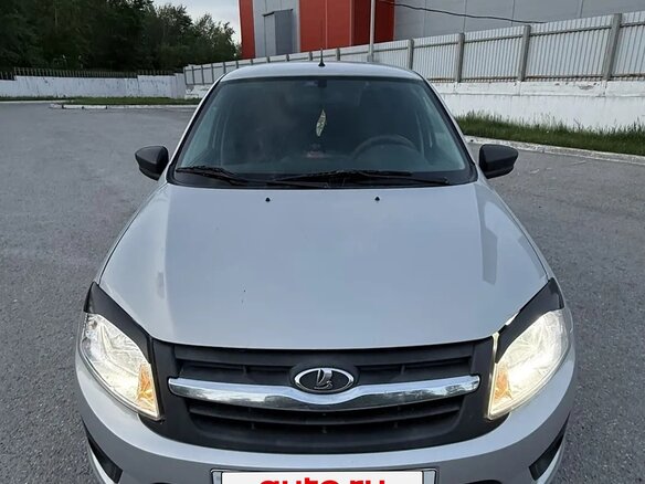 2017 Lada (ВАЗ) Granta I, серебристый, 470000 рублей