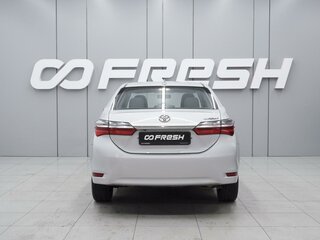 2018 Toyota Corolla XI (E160, E170, E180) Рестайлинг 1, серебристый, 1670000 рублей, вид 4