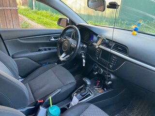 2018 Kia Rio X-Line IV, серебристый, 1200000 рублей, вид 3