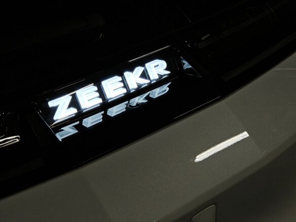 2023 Zeekr X I, белый, 3835150 рублей - вид 38