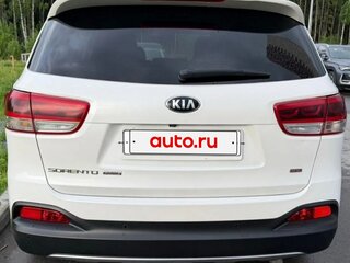 2017 Kia Sorento III Prime, белый, 2320000 рублей, вид 3
