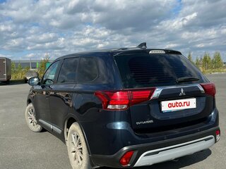 2020 Mitsubishi Outlander III Рестайлинг 3, синий, 2300000 рублей, вид 3