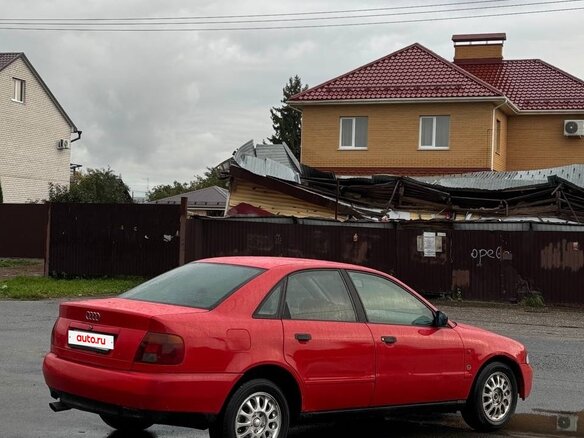 1995 Audi A4 I (B5), красный, 140000 рублей - вид 1