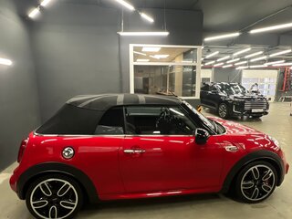 2019 Mini Cabrio JCW John Cooper Works III Рестайлинг, красный, 3490000 рублей, вид 3