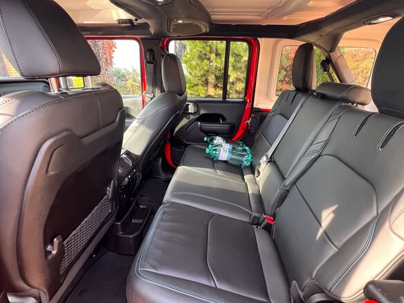 2025 Jeep Wrangler 4xe IV (JL) Рестайлинг, красный, 6950000 рублей - вид 11