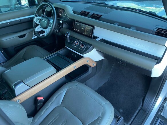 2021 Land Rover Defender 90 II, серебристый, 7250000 рублей - вид 13