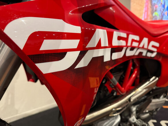 2024 Gas Gas ES 700, красный, 1030000 рублей - вид 8