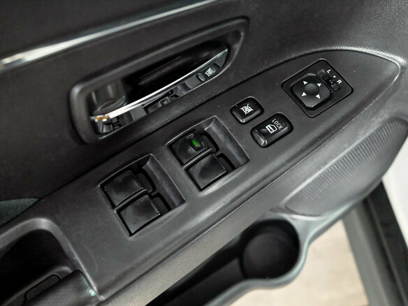2014 Mitsubishi ASX I Рестайлинг, белый, 1200000 рублей - вид 12