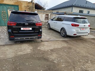 2019 Kia Carnival III, чёрный, 1650000 рублей, вид 3