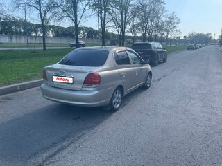 2004 Toyota Platz, серый, 335000 рублей, вид 4