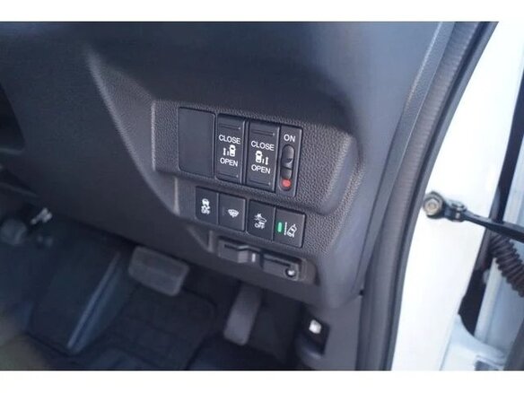 2023 Honda Freed II Рестайлинг, белый, 1469700 рублей - вид 21
