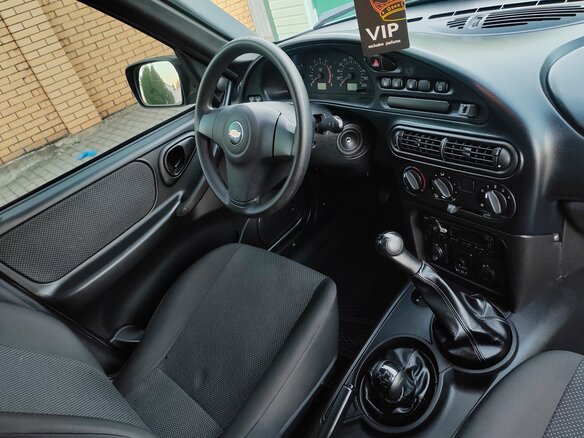 2016 Chevrolet Niva I Рестайлинг, серый - вид 5