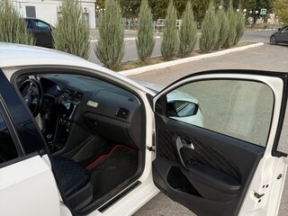 2011 Volkswagen Polo V, белый, 590000 рублей, вид 3