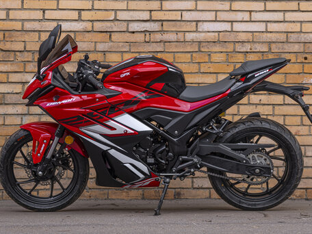 2026 GPX Demon 250 R, красный, 319900 рублей, вид 2
